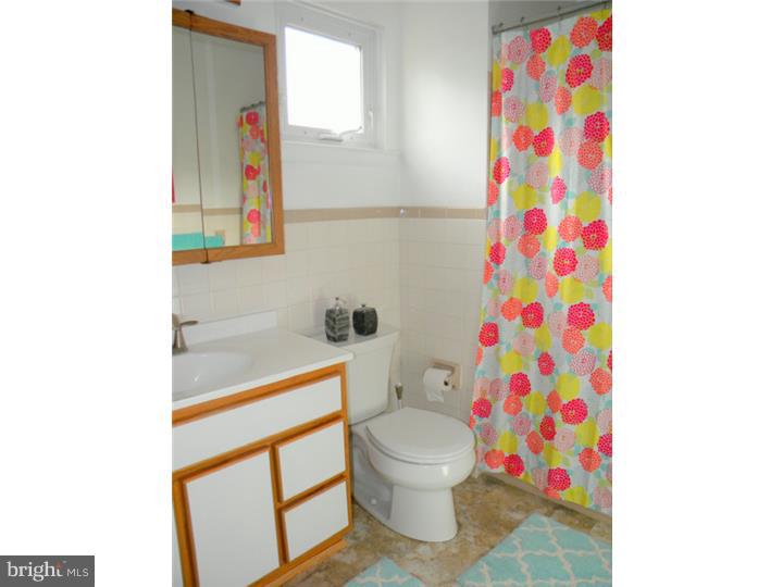 177 Cardinal Road Chalfont, PA 18914 - Photo 18 of 25 Hallway