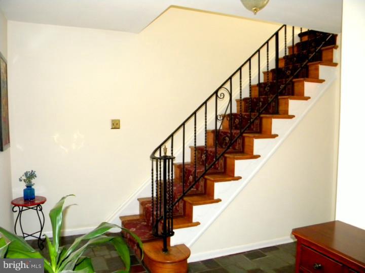 177 Cardinal Road Chalfont, PA 18914 - Photo 4 of 25 Foyer