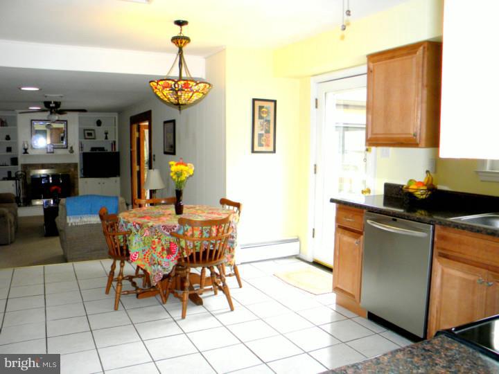 177 Cardinal Road Chalfont, PA 18914 - Photo 7 of 25 Kitchen