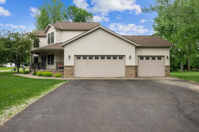 $399,900 | 901 14th Street North, Sartell, MN 56377