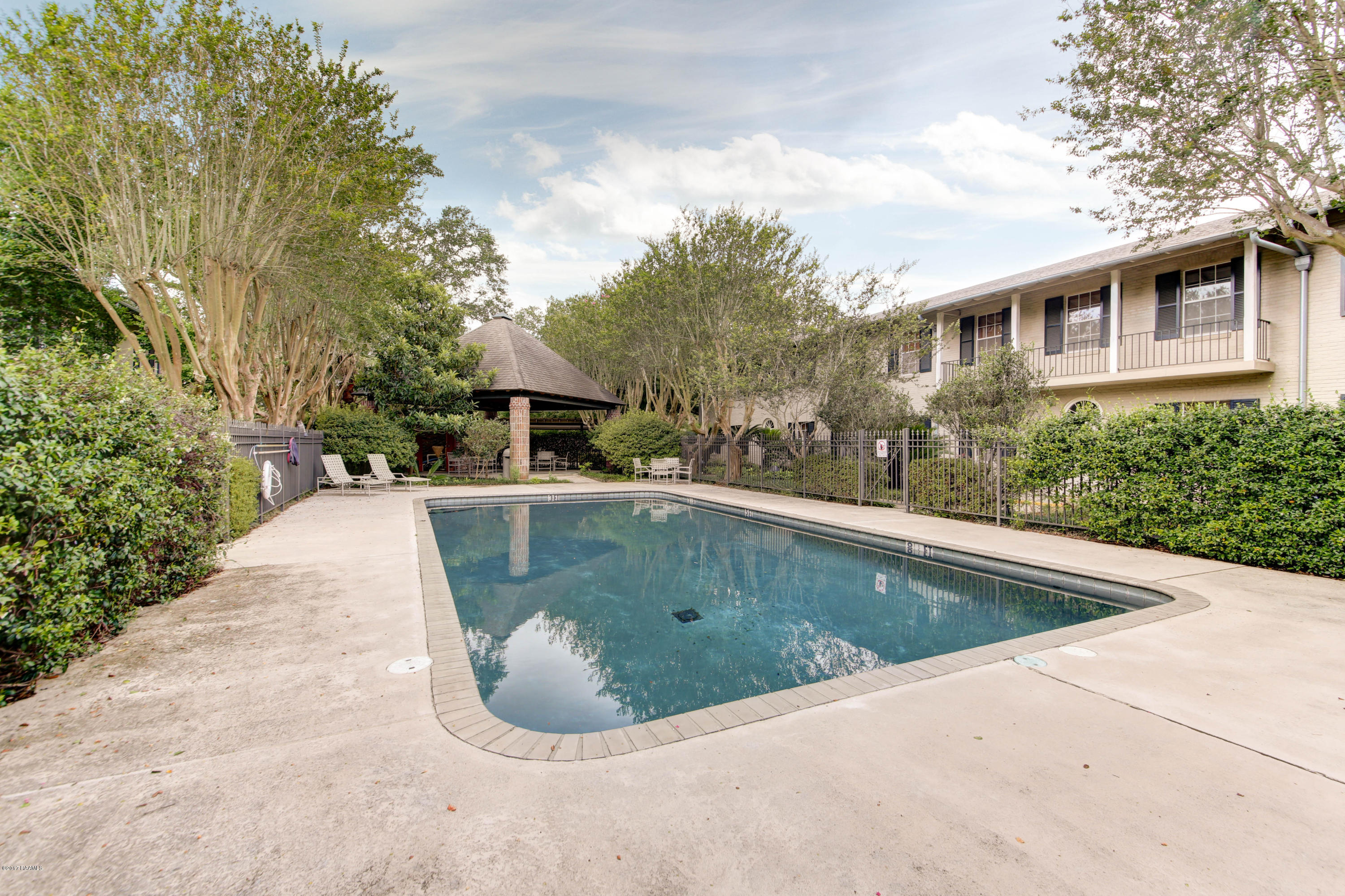 213 Bendel Road, Unit 204 Lafayette, LA 70503 - Photo 23 of 25 204 Bendel Gardens-22