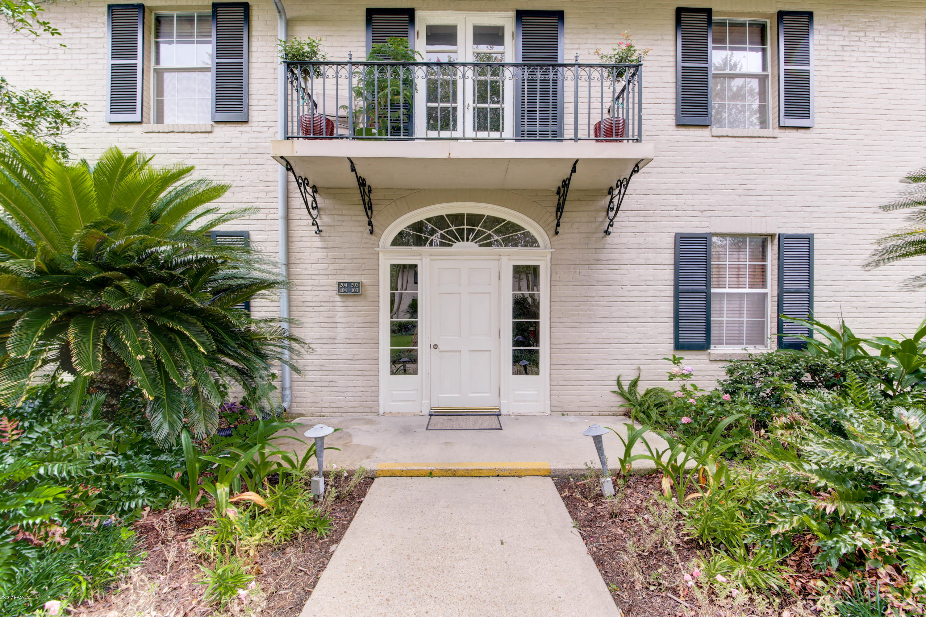 213 Bendel Road, Unit 204 Lafayette, LA 70503 - Photo 6 of 25 204 Bendel Gardens-5