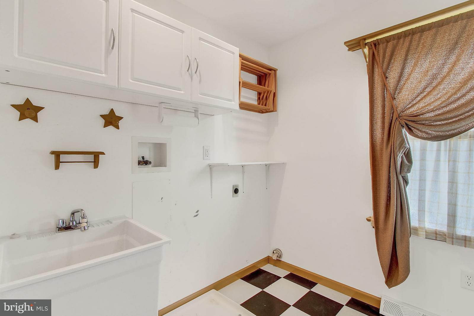 540 Hammond Road York, PA 17406 - Photo 13 of 29 Gallery Image 13