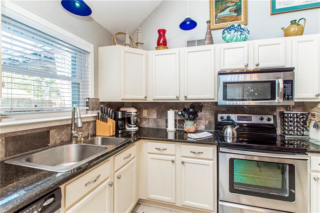 2580 Rue Weller Mandeville, LA 70448 - Photo 10 of 34 Gallery Image 10