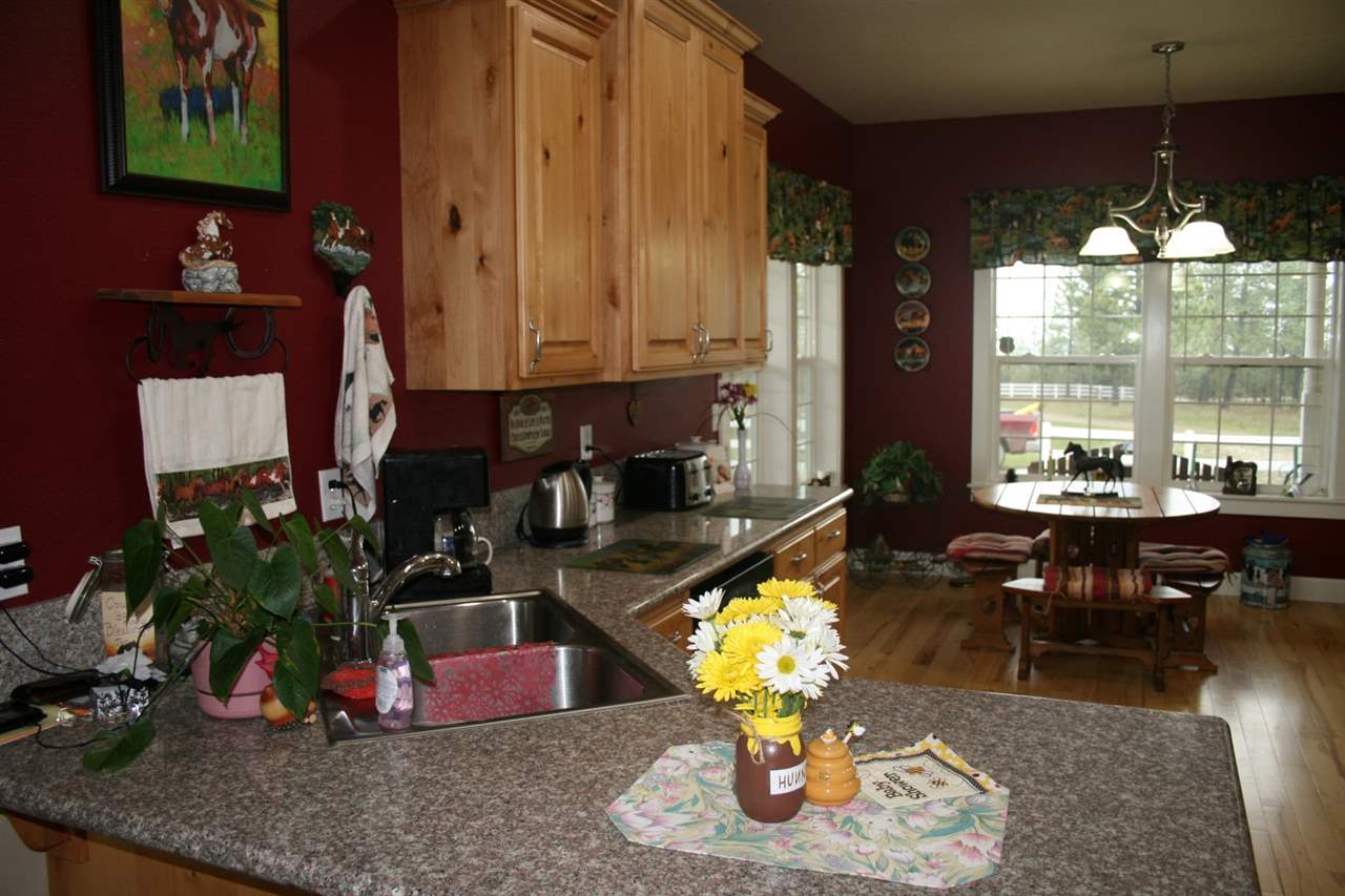 34304 North Madison Road Elk, WA 99009 - Photo 9 of 20