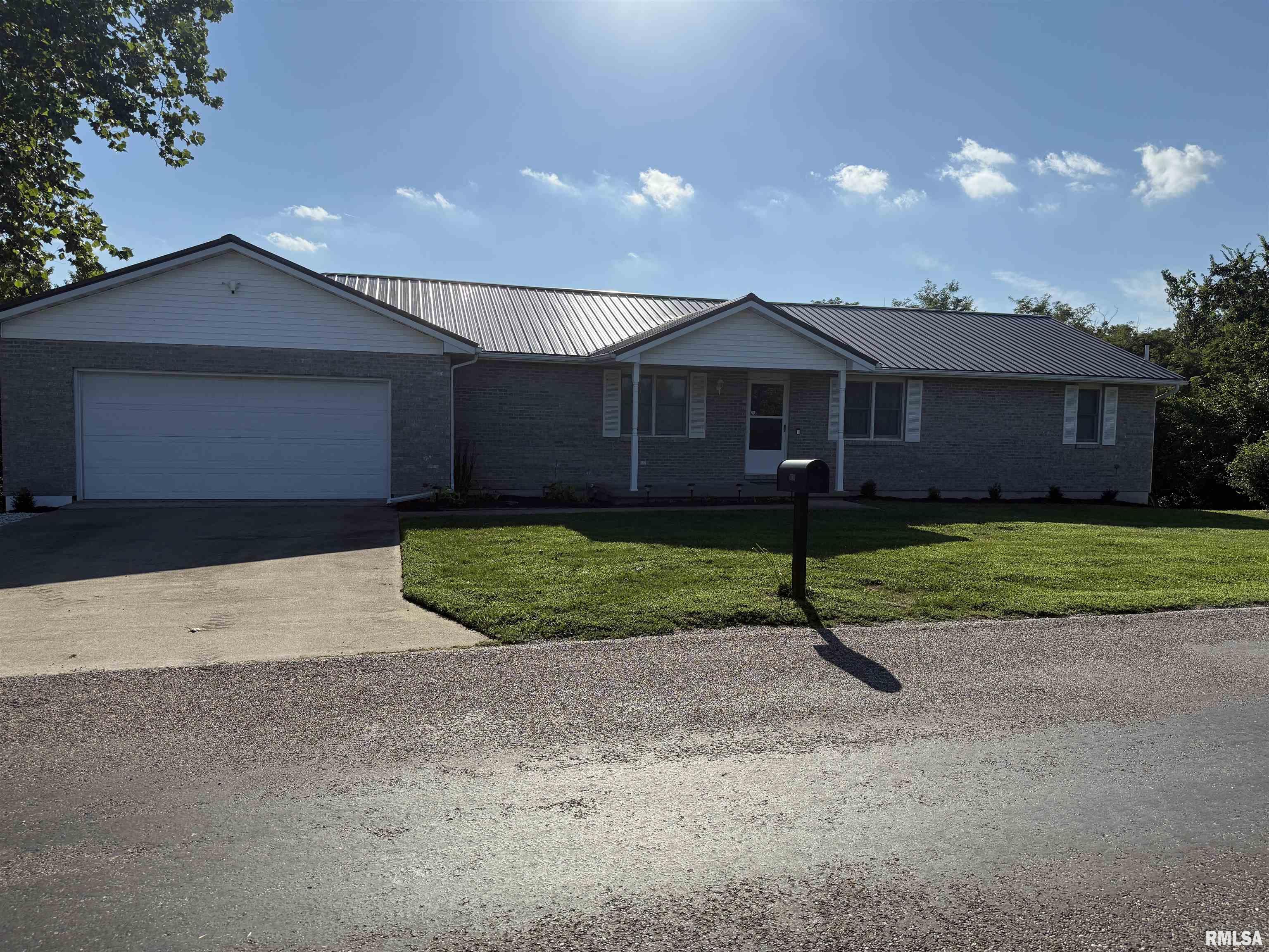 1334 Rim Road Quincy, IL 62305 - Photo 1 of 33 Gallery Image 1