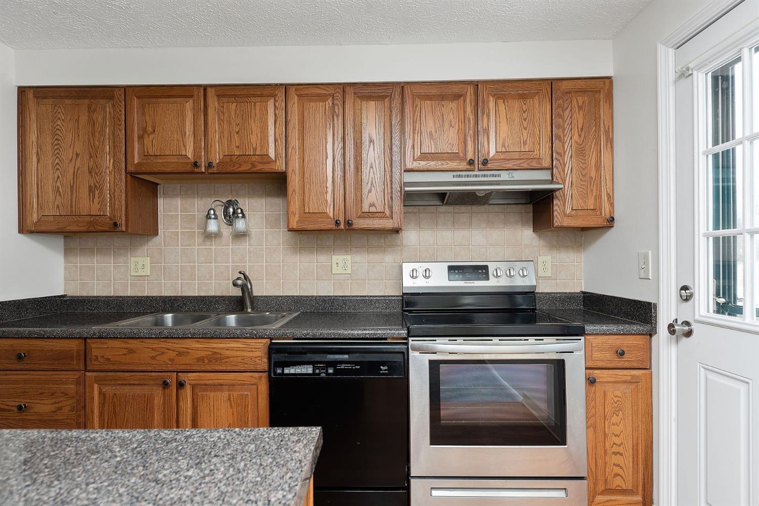628 Regent Road Cincinnati, OH 45245 - Photo 15 of 29 Gallery Image 15