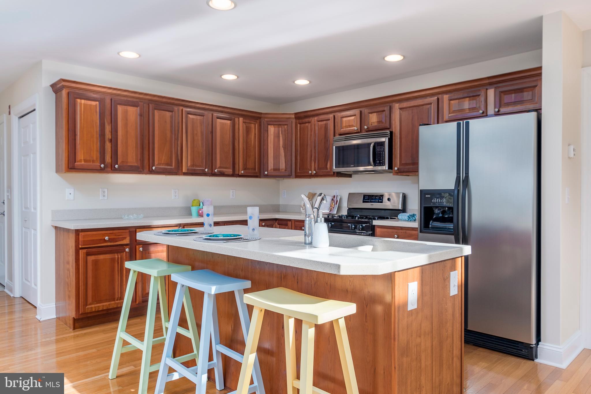 33878 Waterside Drive, Unit 15 Frankford, DE 19945 - Photo 10 of 38 Island with breakfast bar