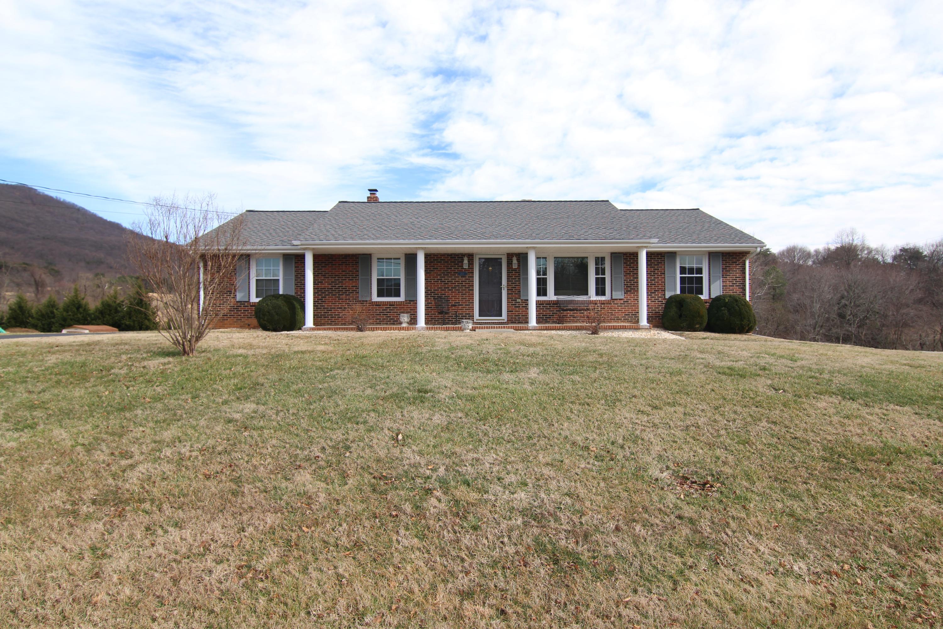 201 Old Brook Road Vinton, VA 24179 - Photo 1 of 44 IMG_1510