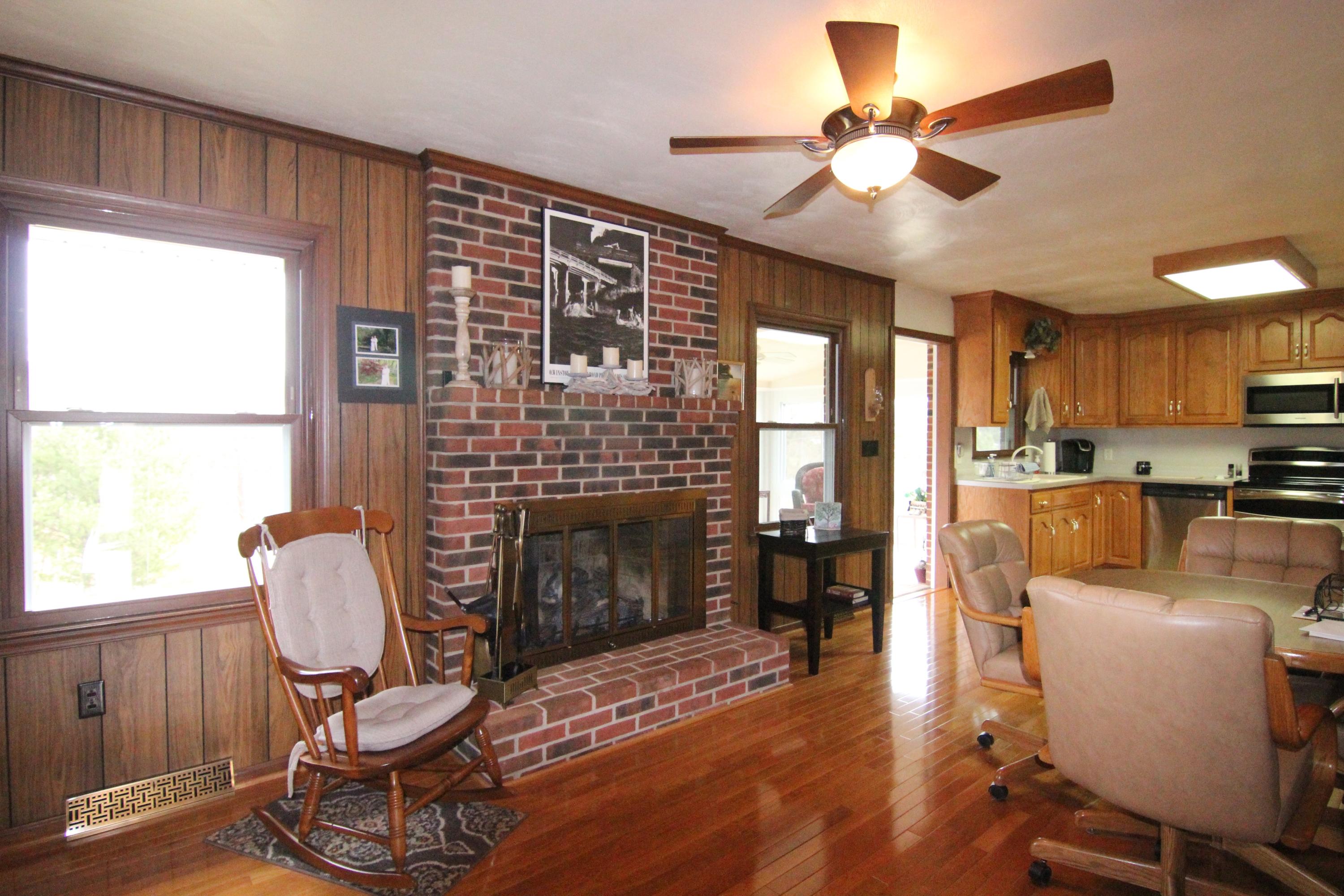 201 Old Brook Road Vinton, VA 24179 - Photo 16 of 44 IMG_1590