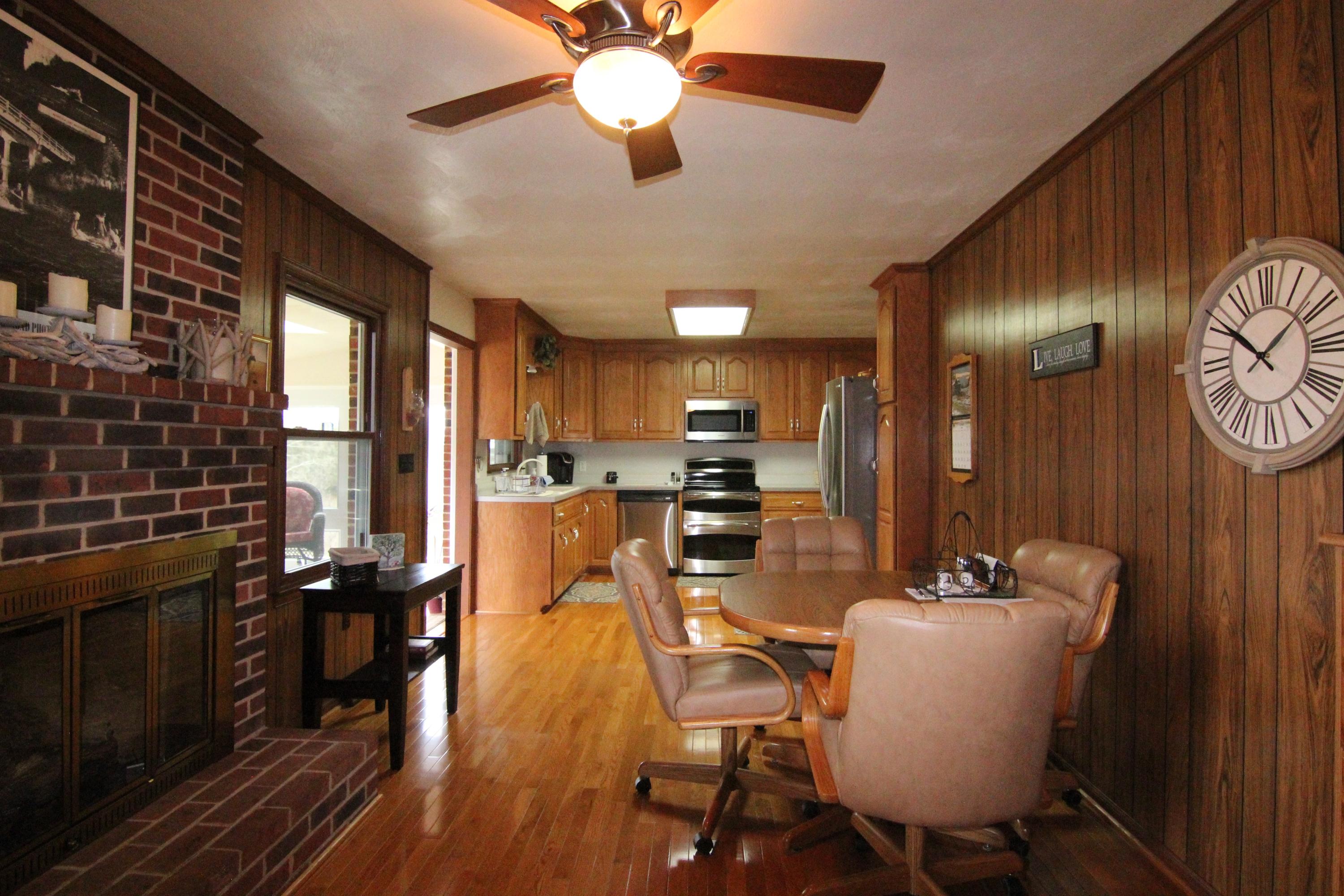 201 Old Brook Road Vinton, VA 24179 - Photo 17 of 44 IMG_1591