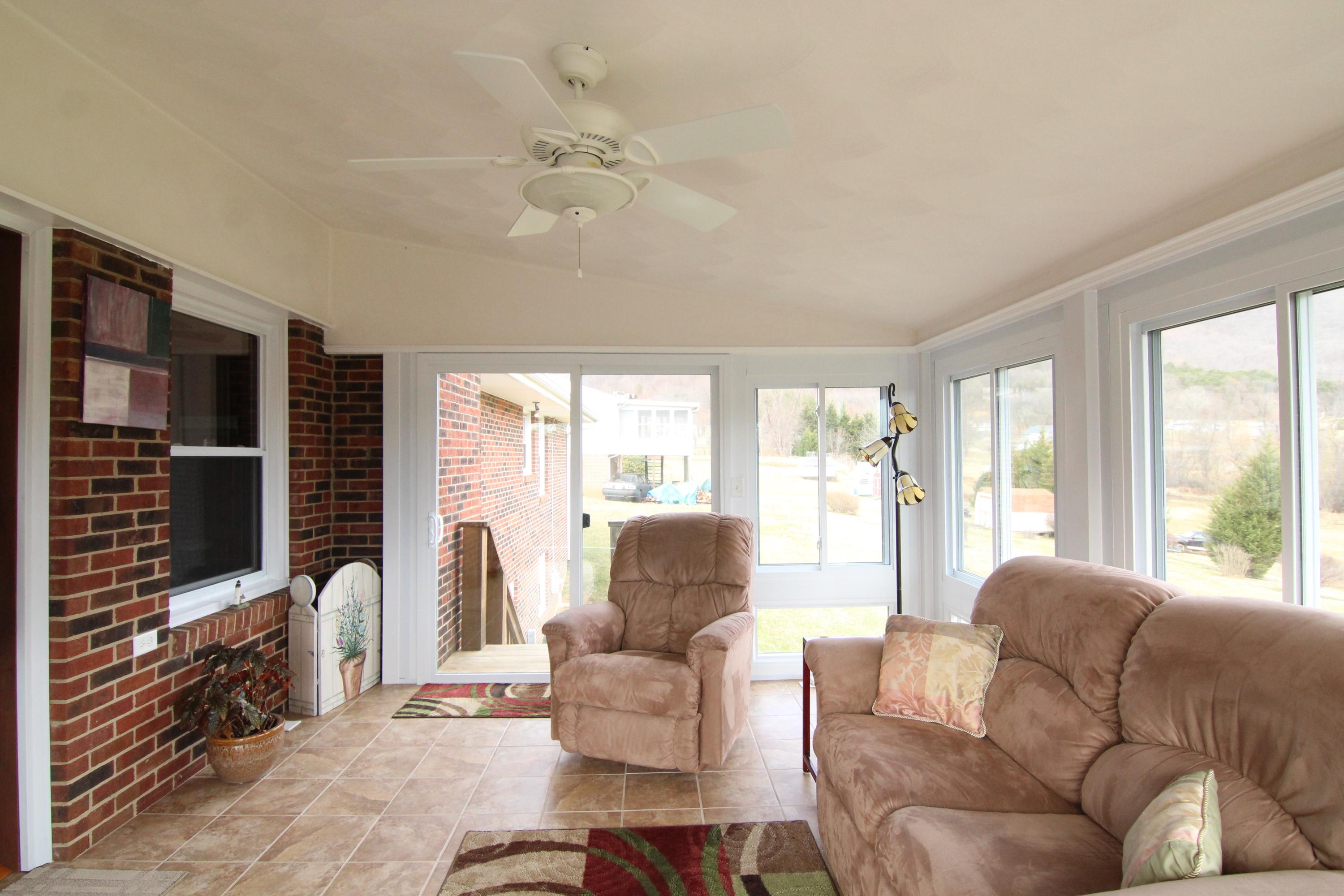 201 Old Brook Road Vinton, VA 24179 - Photo 20 of 44 IMG_1576