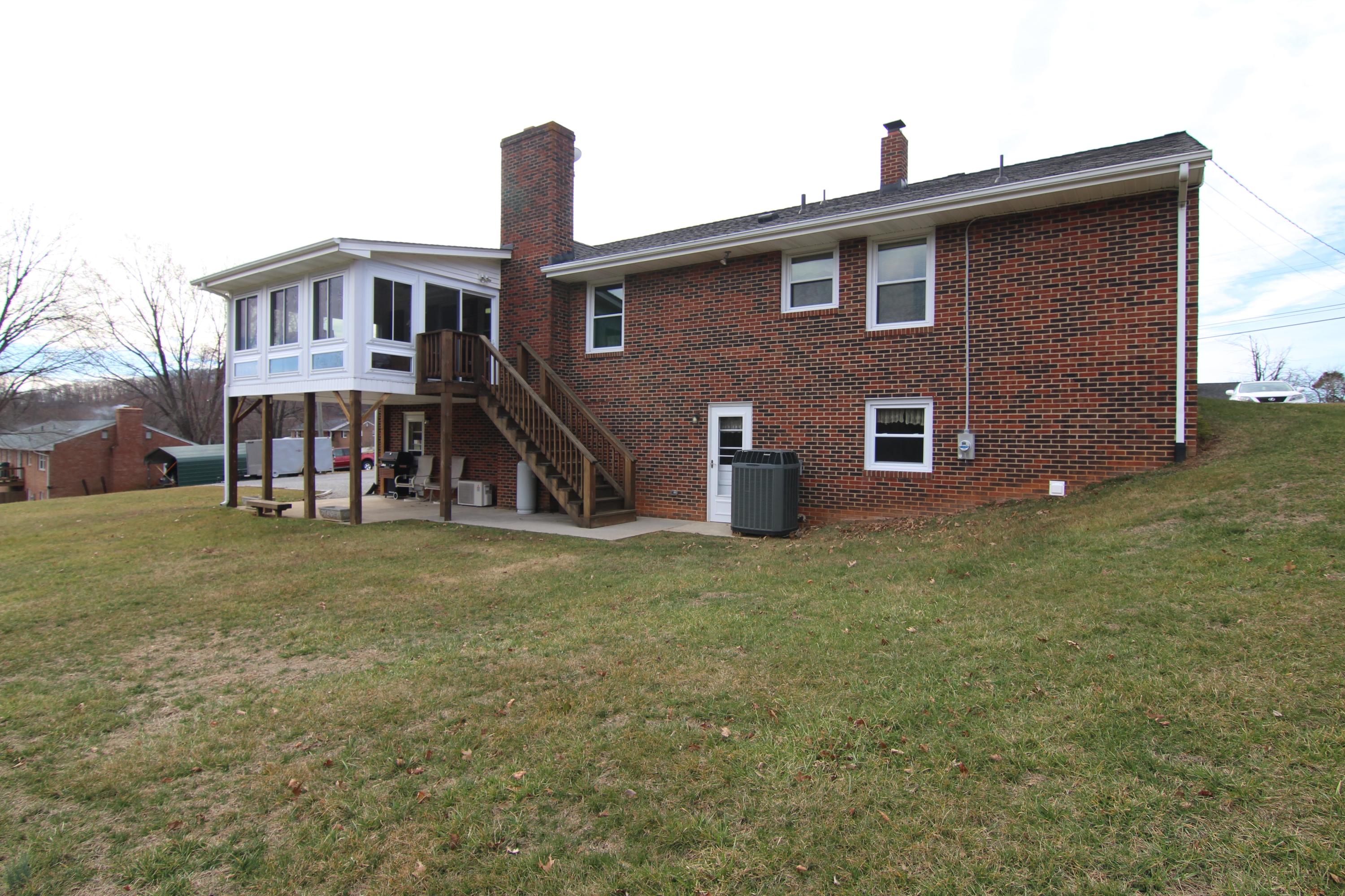 201 Old Brook Road Vinton, VA 24179 - Photo 39 of 44 IMG_1523