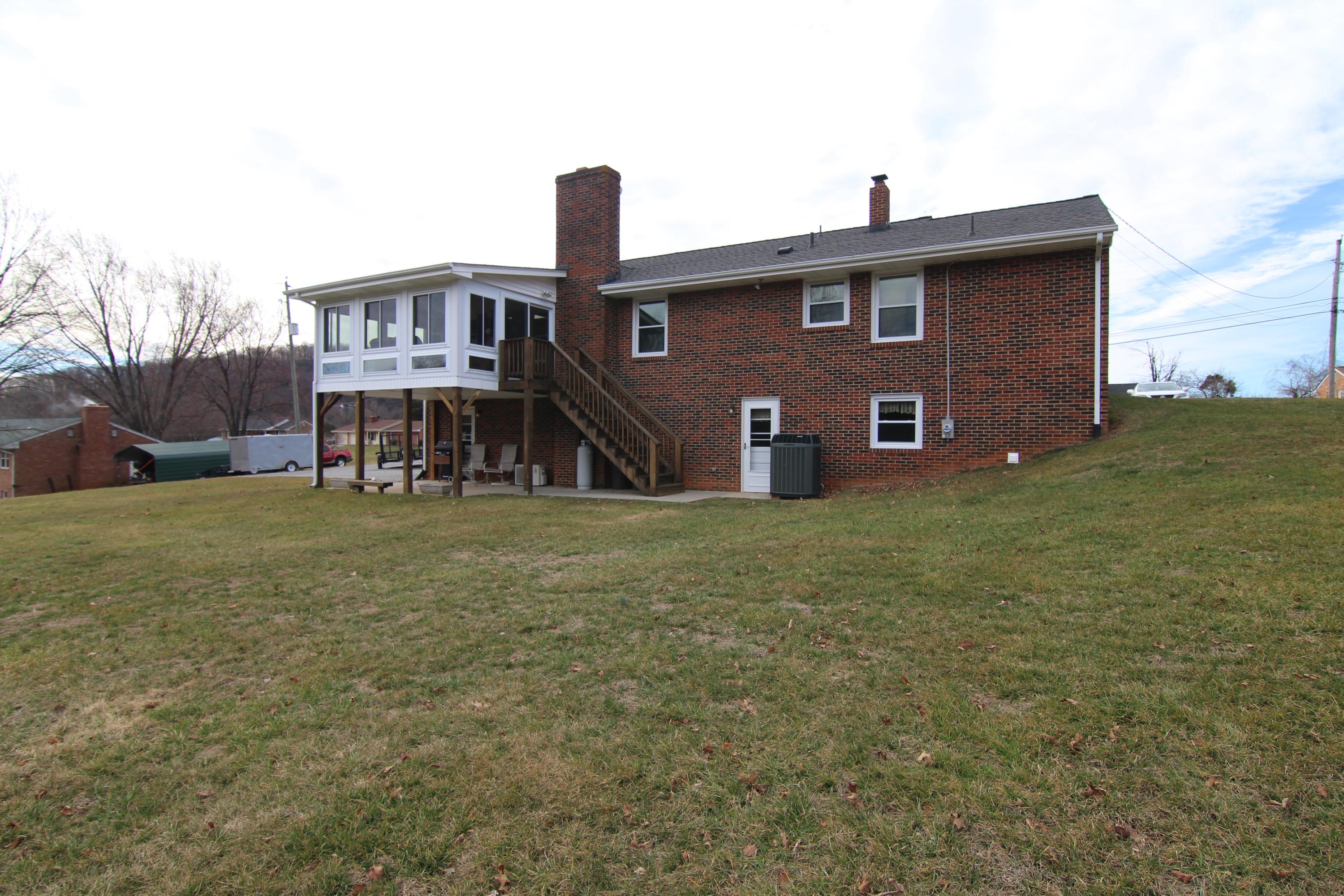 201 Old Brook Road Vinton, VA 24179 - Photo 40 of 44 IMG_1527
