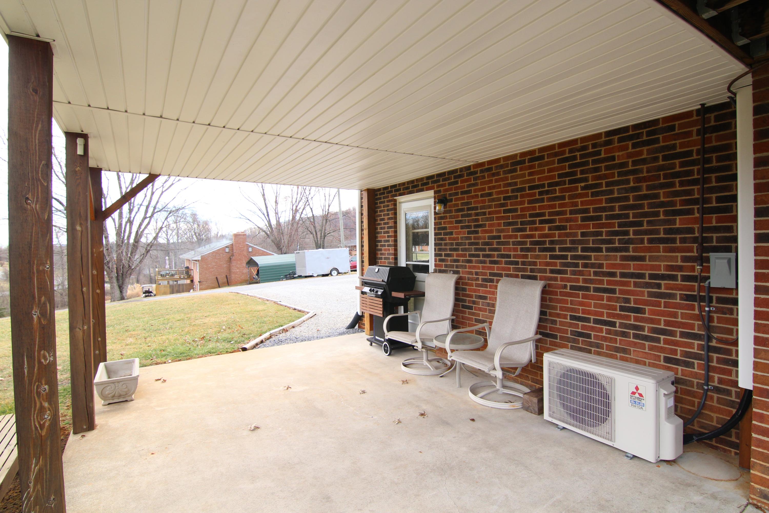 201 Old Brook Road Vinton, VA 24179 - Photo 41 of 44 IMG_1529