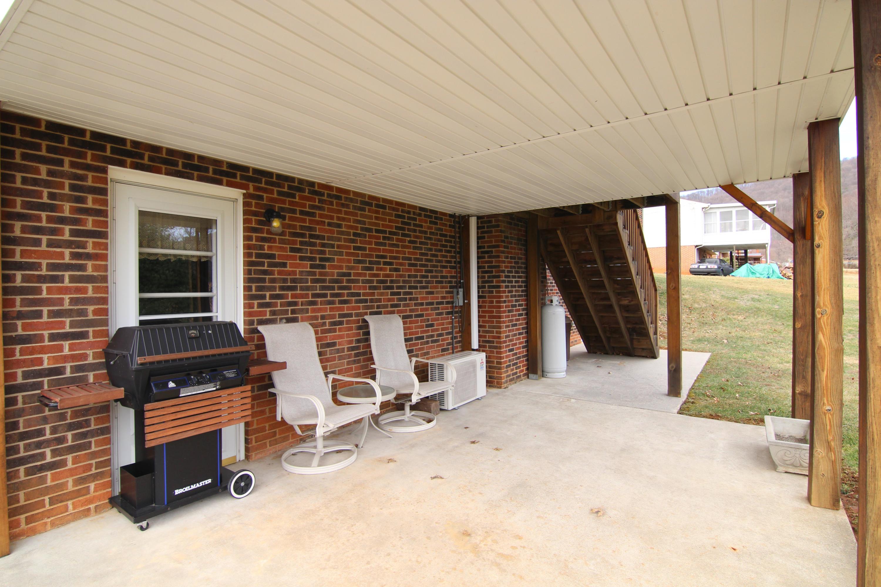 201 Old Brook Road Vinton, VA 24179 - Photo 42 of 44 IMG_1530