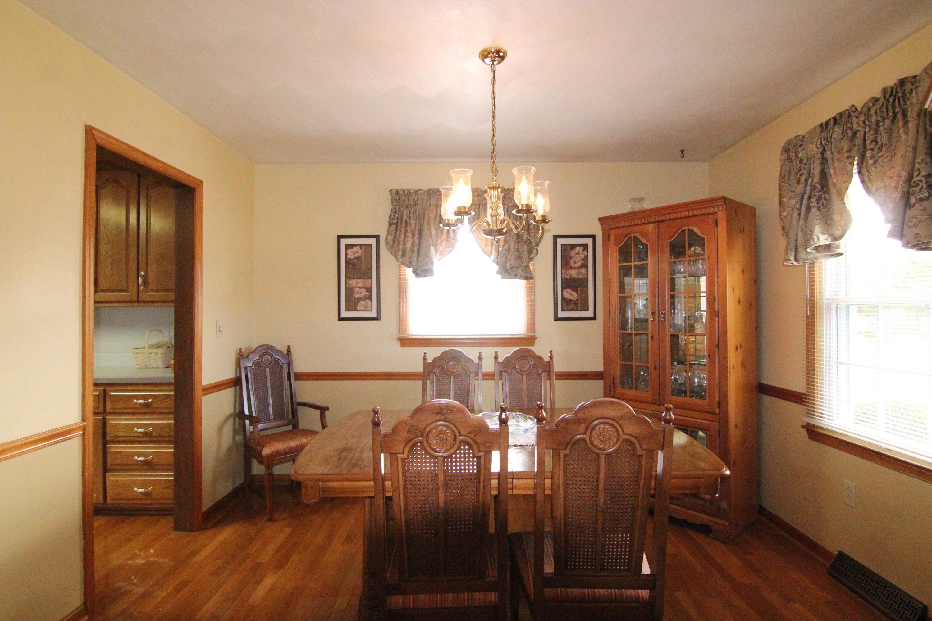 201 Old Brook Road Vinton, VA 24179 - Photo 8 of 44 IMG_1543