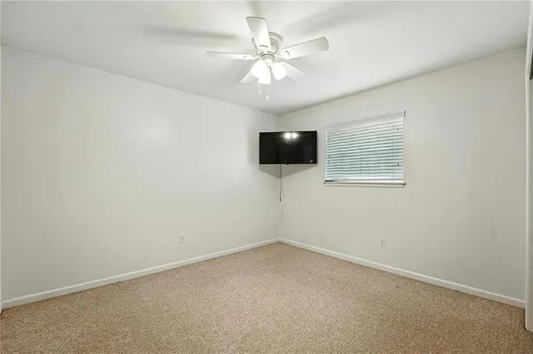 $215,000 | 5010 Baltimore Avenue, Unit 106, Kansas City, MO 64112