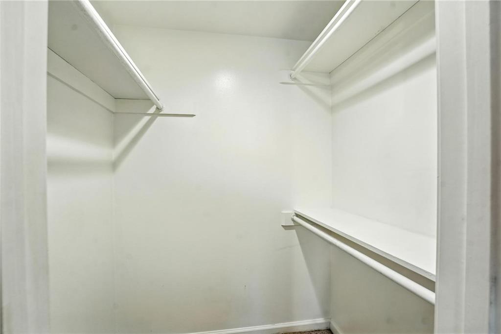 5010 Baltimore Avenue, Unit 106 Kansas City, MO 64112 - Photo 17 of 32