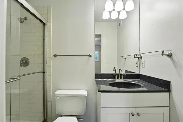 $215,000 | 5010 Baltimore Avenue, Unit 106, Kansas City, MO 64112