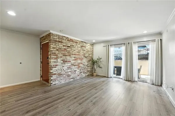 $215,000 | 5010 Baltimore Avenue, Unit 106, Kansas City, MO 64112