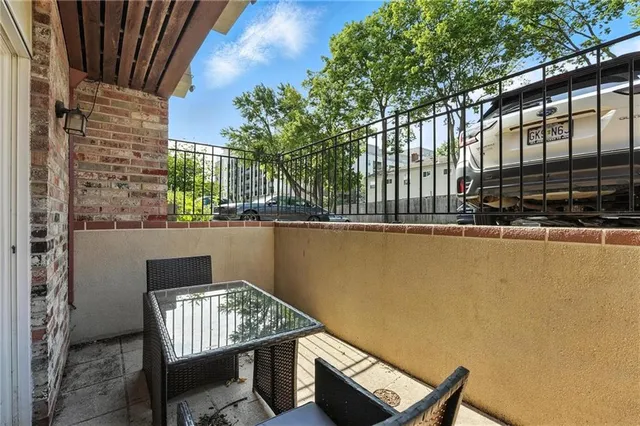 $215,000 | 5010 Baltimore Avenue, Unit 106, Kansas City, MO 64112