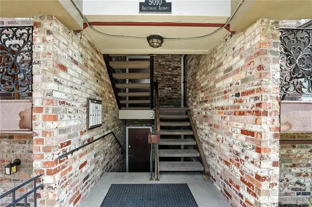 $215,000 | 5010 Baltimore Avenue, Unit 106, Kansas City, MO 64112