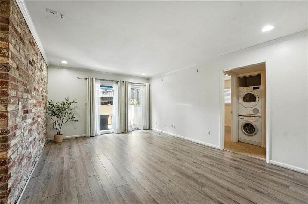 5010 Baltimore Avenue, Unit 106 Kansas City, MO 64112 - Photo 3 of 32