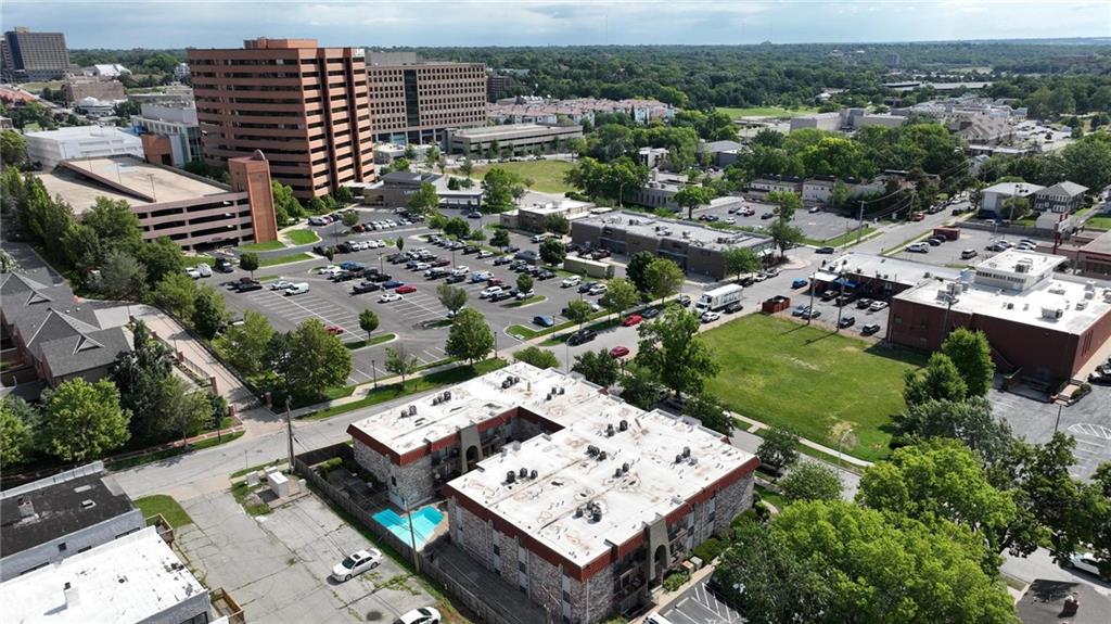 5010 Baltimore Avenue, Unit 106 Kansas City, MO 64112 - Photo 32 of 32