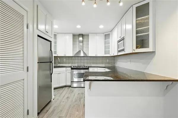 $215,000 | 5010 Baltimore Avenue, Unit 106, Kansas City, MO 64112