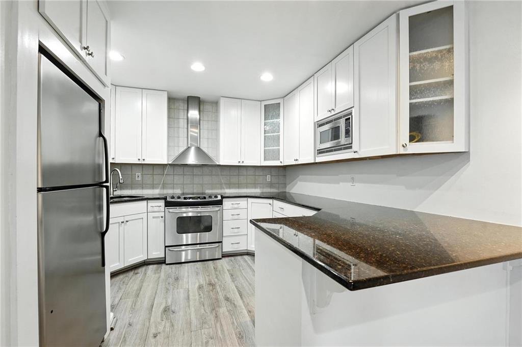 5010 Baltimore Avenue, Unit 106 Kansas City, MO 64112 - Photo 7 of 32