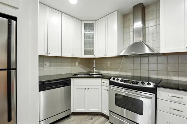 $215,000 | 5010 Baltimore Avenue, Unit 106, Kansas City, MO 64112