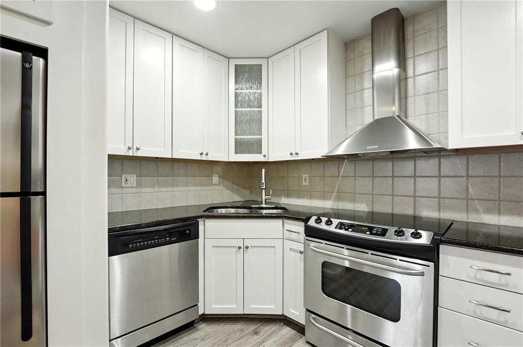 5010 Baltimore Avenue, Unit 106 Kansas City, MO 64112 - Photo 8 of 32