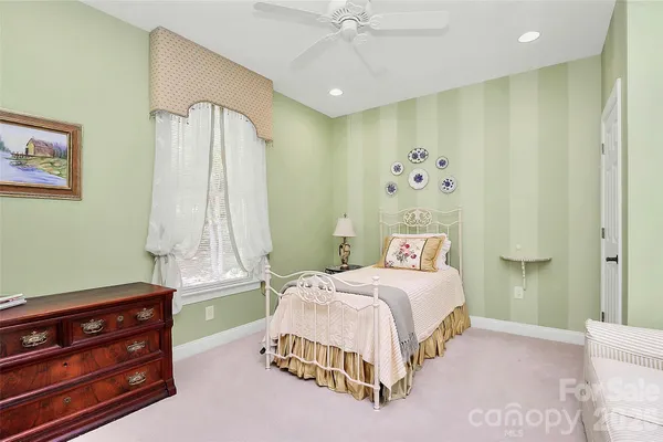 $950,000 | 729 Lochaven Road, Waxhaw, NC 28173