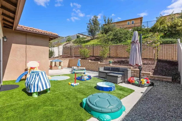 $855,000 | 536 Ventasso Way, Fallbrook, CA 92028