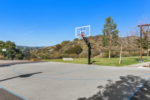 $855,000 | 536 Ventasso Way, Fallbrook, CA 92028