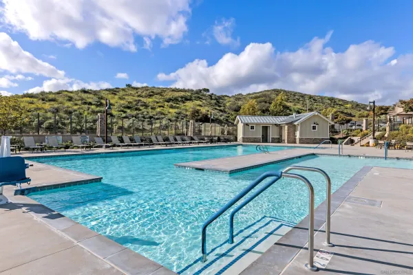 $855,000 | 536 Ventasso Way, Fallbrook, CA 92028