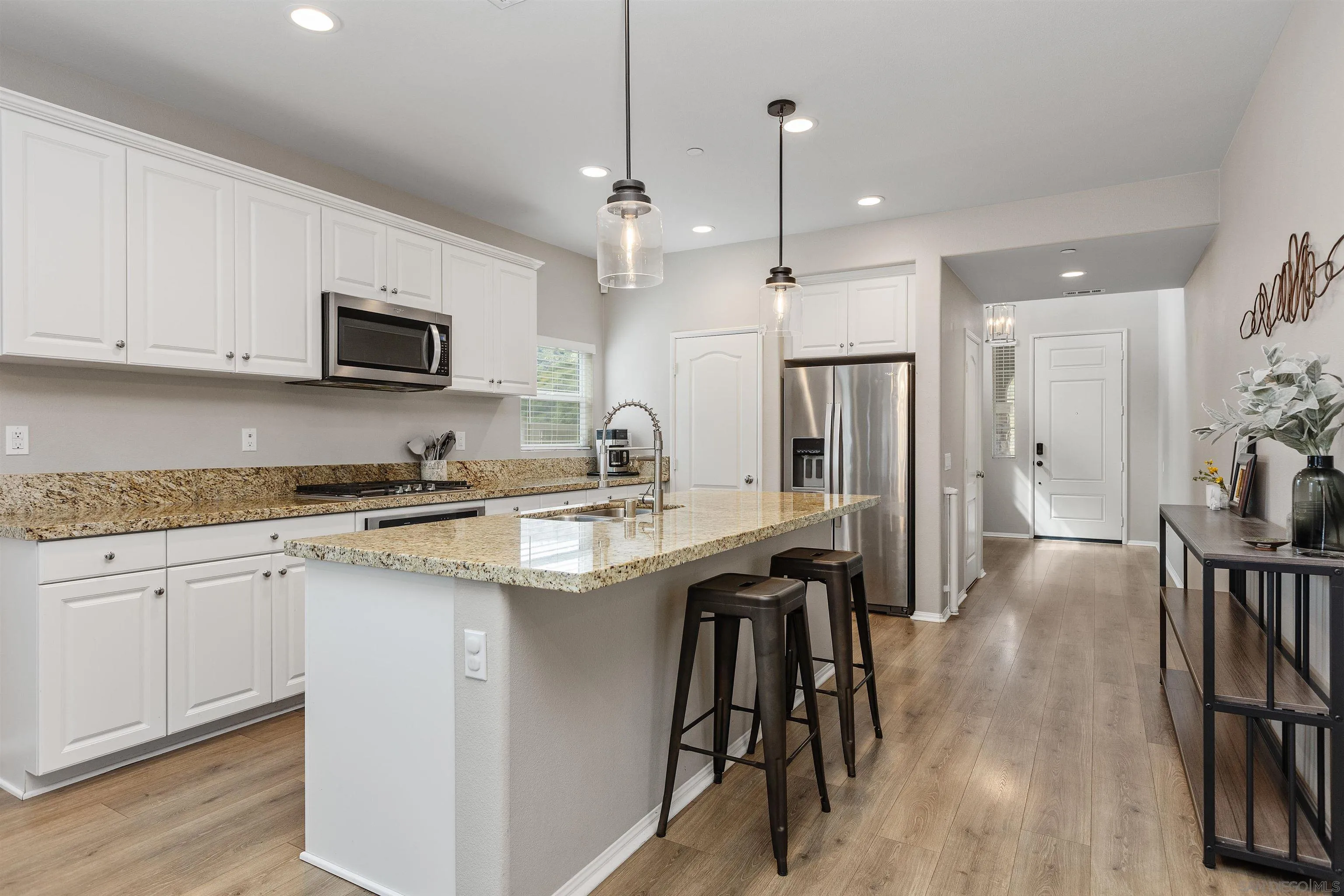 536 Ventasso Way Fallbrook, CA 92028 - Photo 5 of 44