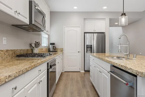 $855,000 | 536 Ventasso Way, Fallbrook, CA 92028