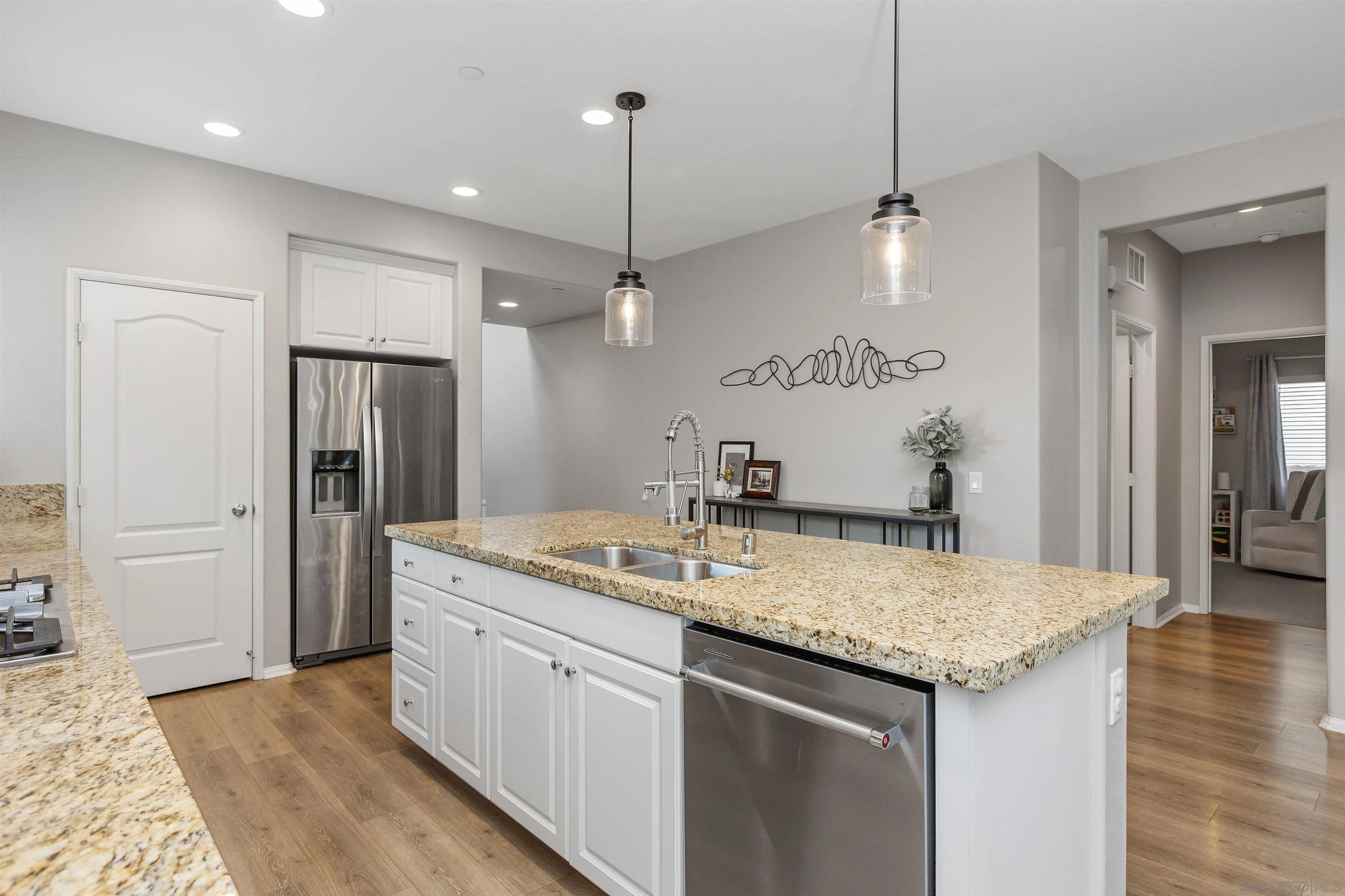 536 Ventasso Way Fallbrook, CA 92028 - Photo 8 of 44