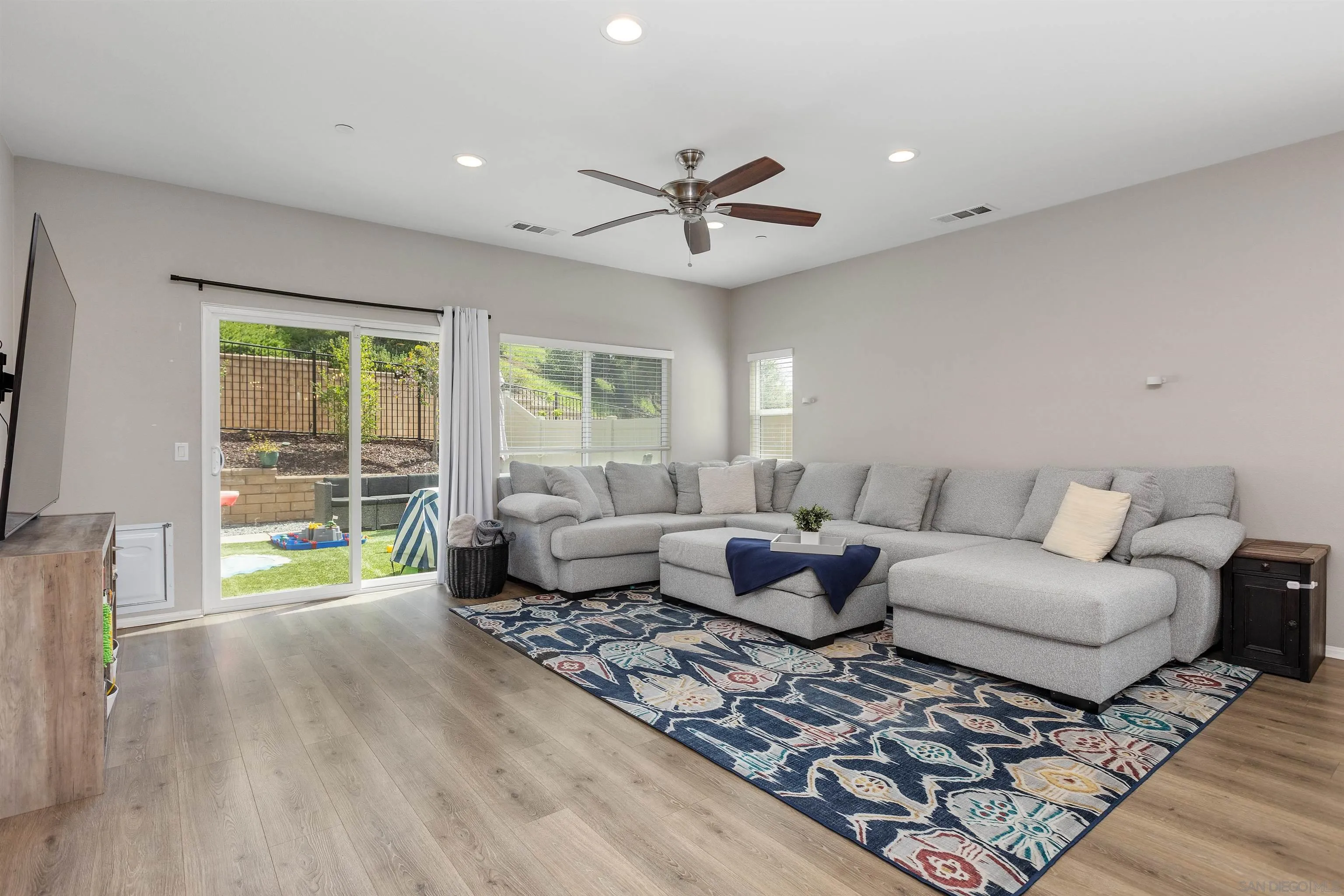 536 Ventasso Way Fallbrook, CA 92028 - Photo 10 of 46