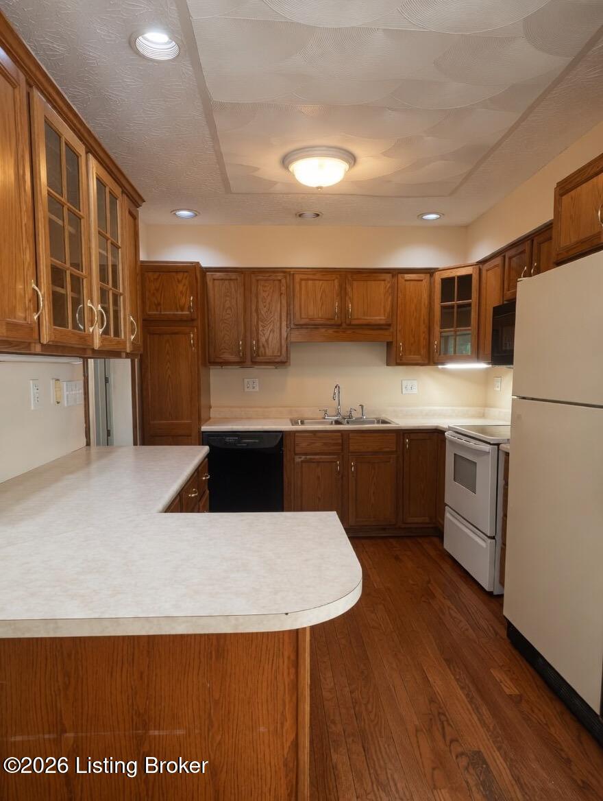 6701 El Rancho Road Louisville, KY 40291 - Photo 5 of 10 kitchen2