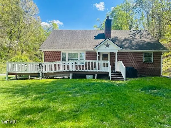 $211,900 | 244 Rosenbaum Hollow Lane, Chilhowie, VA 24319