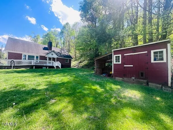 $211,900 | 244 Rosenbaum Hollow Lane, Chilhowie, VA 24319