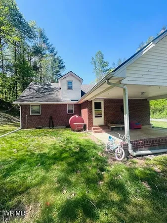 $211,900 | 244 Rosenbaum Hollow Lane, Chilhowie, VA 24319