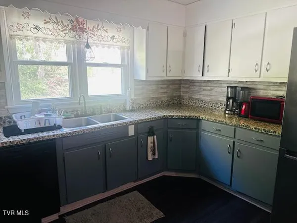$211,900 | 244 Rosenbaum Hollow Lane, Chilhowie, VA 24319