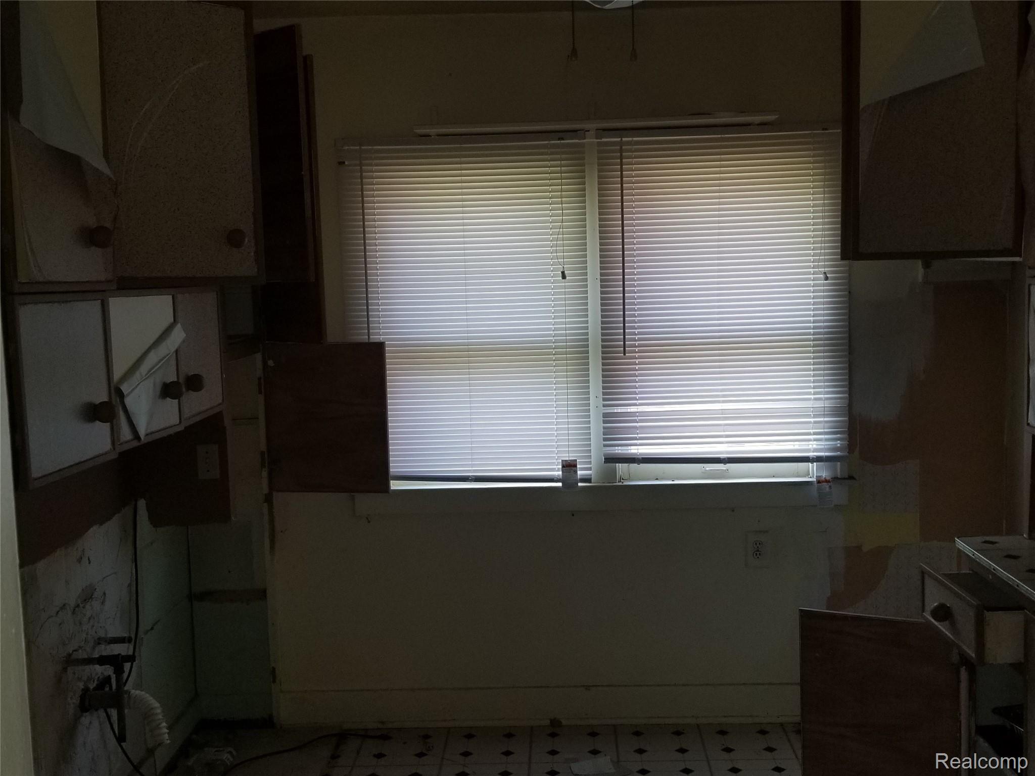 3453 Devonshire Road Detroit, MI 48224 - Photo 15 of 27 20190606_160803.jpg