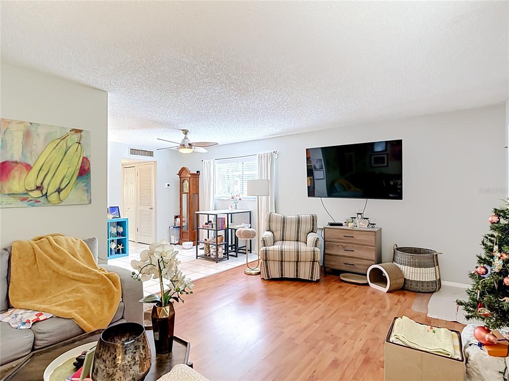 11805 Raintree Lake Lane, Unit B Temple Terrace, FL 33617 - Photo 10 of 35
