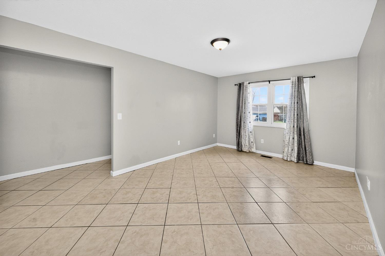 11839 Hamlet Road Forest Park, OH 45240 - Photo 13 of 46