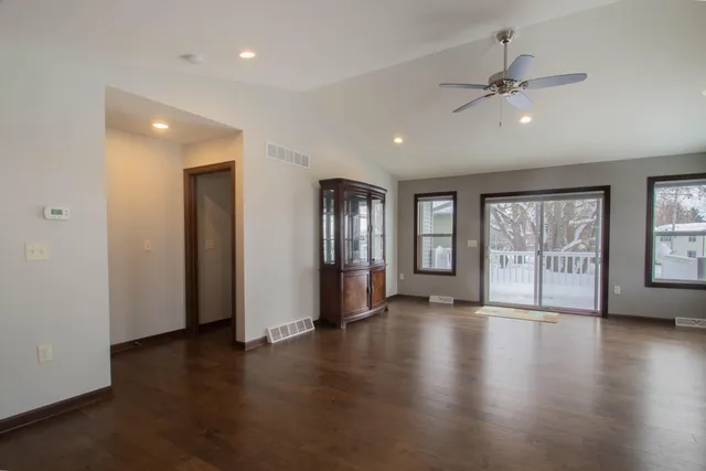 $339,900 | 301 Creekside Court, Watertown, WI 53098